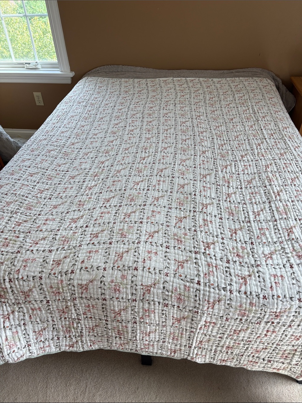 The Fleece Company Floral Muslin Blanket - White with Pink and Green (NEW)
